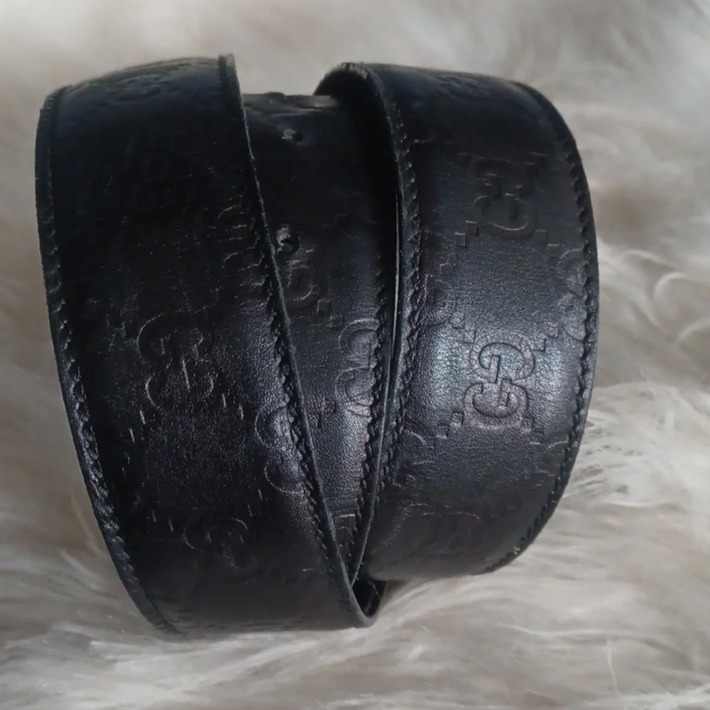 Gucci pre owned